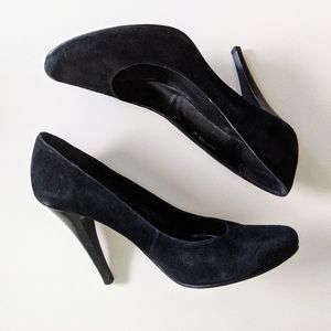 Black suede heeled round toe pumps size 9